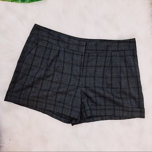 Plus Size Apostrophe Plaid Pleated Shorts 16 EUC